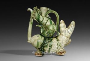 Ấm hình cá cõng tôm, Triều Mạc – Lê Trung Hưng