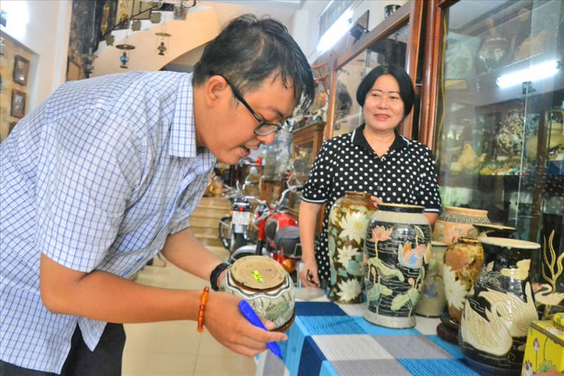 Tự nguyện cho mượn gốm Nam Bộ xưa phục vụ Lễ hội Sen 2